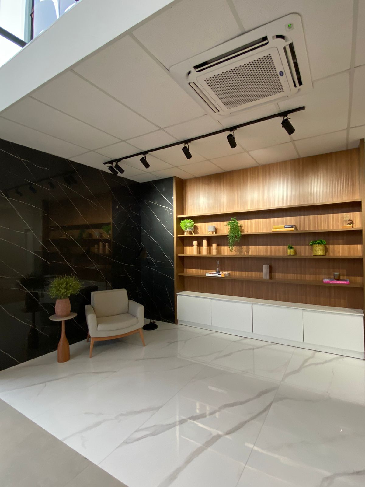 Imagem ilustrativa de Estante expositora em Santa Catarina