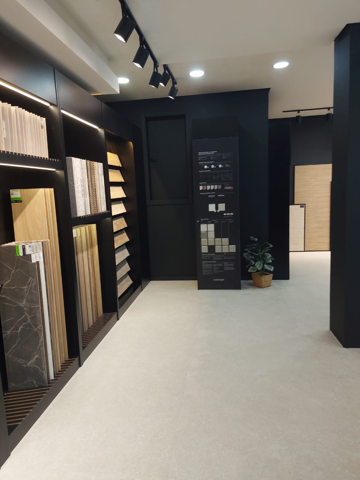 Imagem ilustrativa de Expositor escalonado